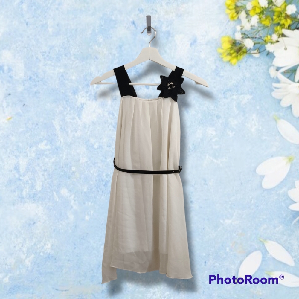 White flowing dress, size 8